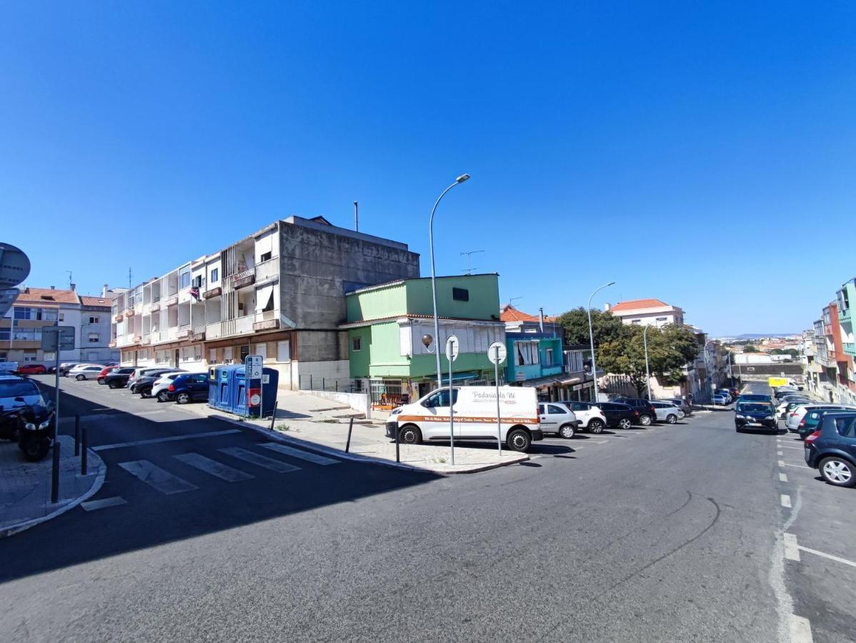 Lisbon Traditional T2 With Balcony In Damaia, Lisbon Amadora Exterior foto